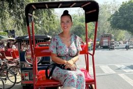 Was Scarlett Johansson in Delhi? Here's the real truth about the actress' viral photo sitting on a rickshaw