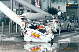 Flights suspended from Delhi Airport T-1 after canopy collapse