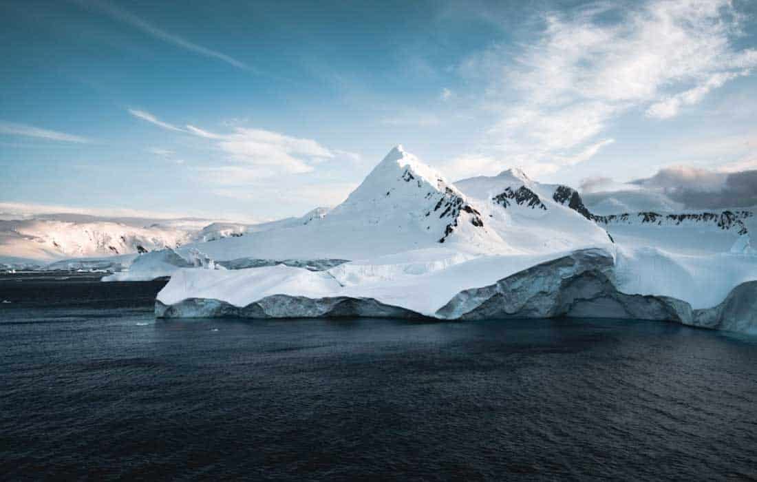 Chinese scientists perform detection experiment on Antarctic ice