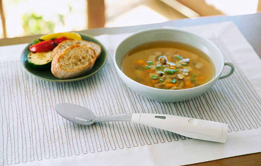 Electric Salt Spoon makes food taste saltier without added salt