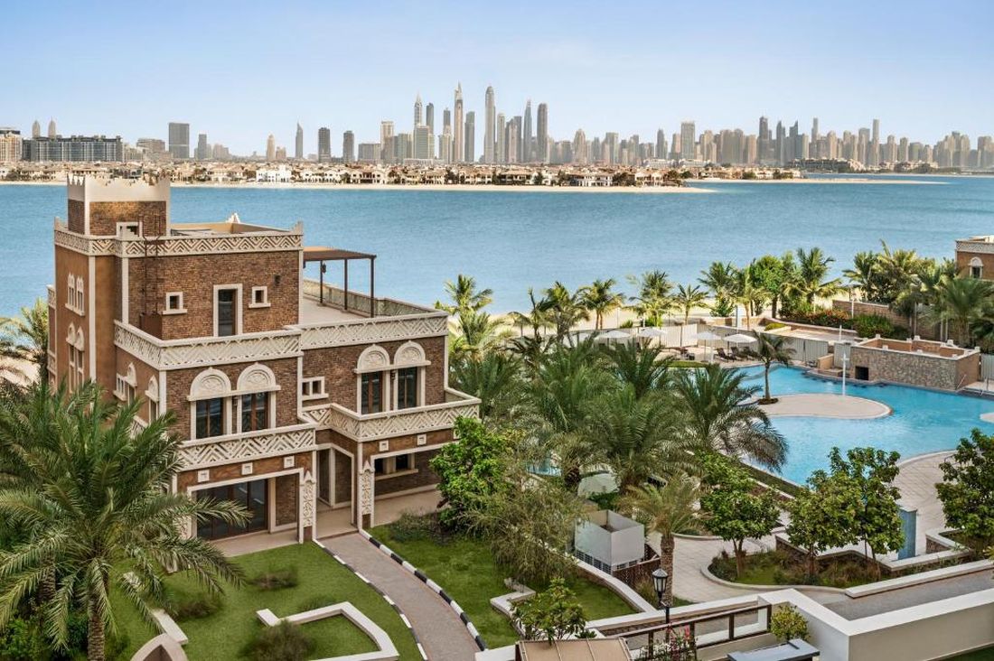 Wyndham Residences The Palm Welcomes Pets for Beachside Bliss