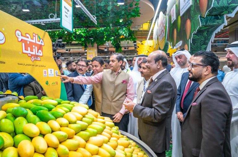 Lulu Launches Indian Mango Mania 2025 in UAE with APEDA