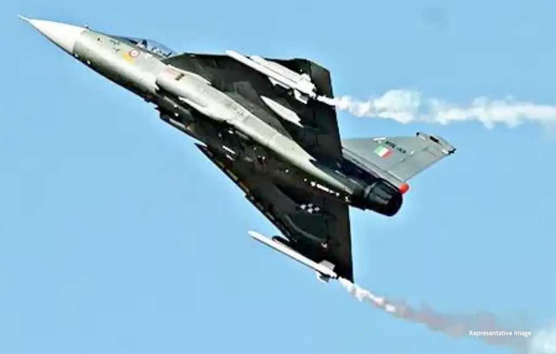 Indian jet crash kills two in Rajasthan