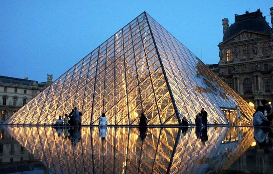 Louvre heist cybersecurity failure shocks France