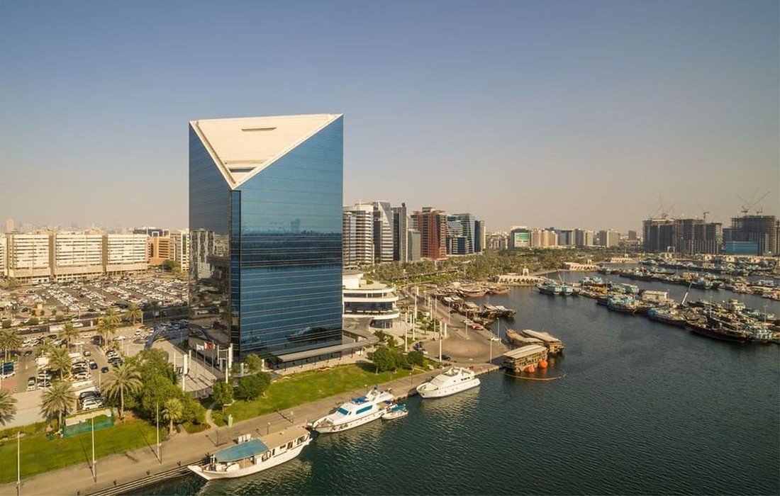 Dubai Chambers, Dubai Customs, DP World discuss enhancing supply chain efficiency with 100 companies