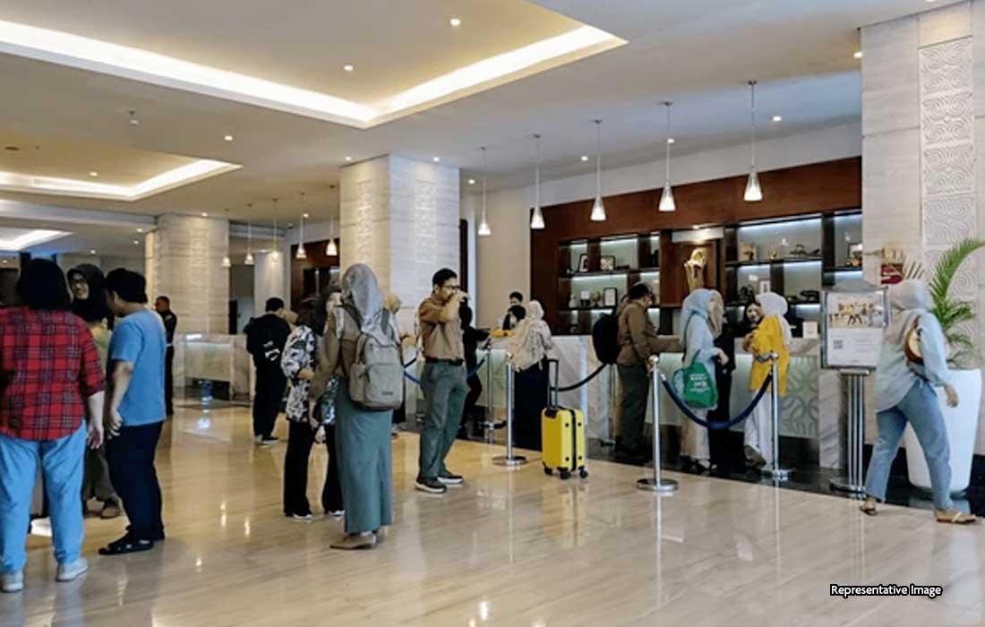 UAE covers expenses of 20,000 stranded passengers in Abu Dhabi