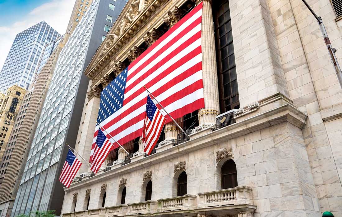 US stock indices close higher as Wall Street extends gains
