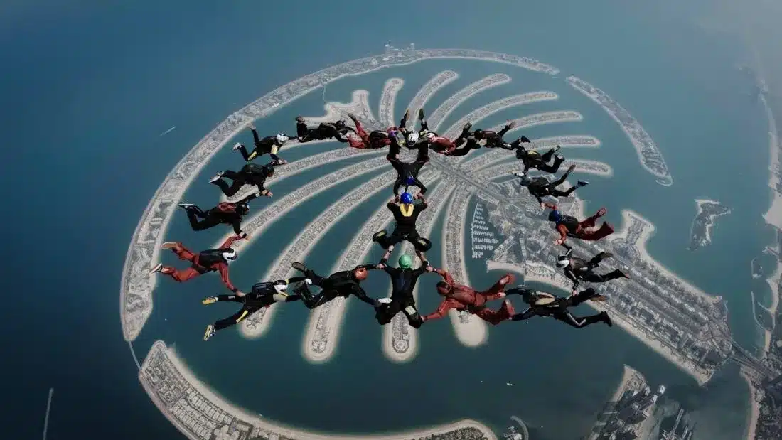 Samsung- Galaxy Z Fold8- skydiving stunt