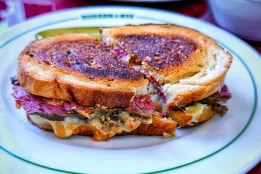 Hudson & Rye brings authentic New York deli flavours to Dubai’s DIFC