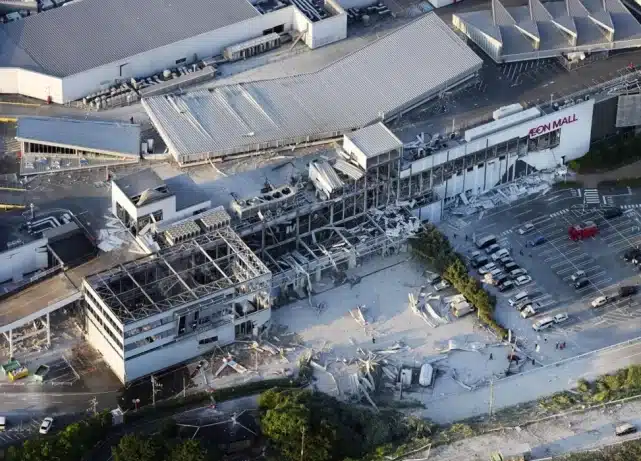 Japan earthquake triggers major rescue operation