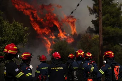 Disaster during wildfire fight as two firefighting helicopters collide near Athens