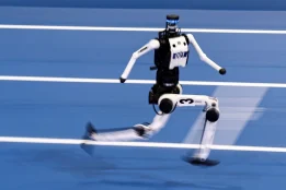 Chinese robot runs 100 metres faster than Usain Bolt’s record
