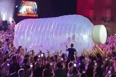 Katy Perry trusted fans with one job… and they hilariously failed