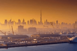UAE temperatures near 47°C with foggy mornings and rising winds