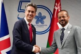 Oman, UK FMs discuss efforts to de-escalate tensions in region