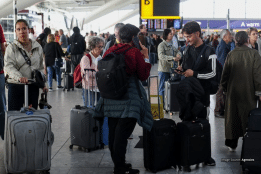More than 1,000 UK flights cancelled after air traffic control system failure