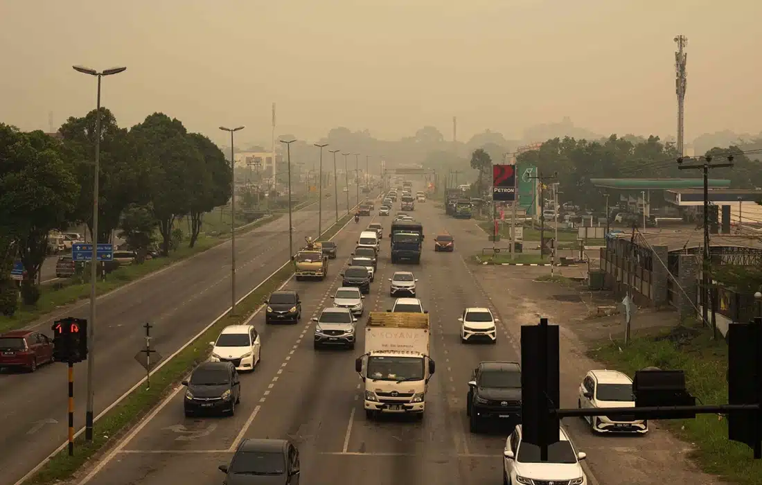 Malaysia haze emergency shuts 647 schools
