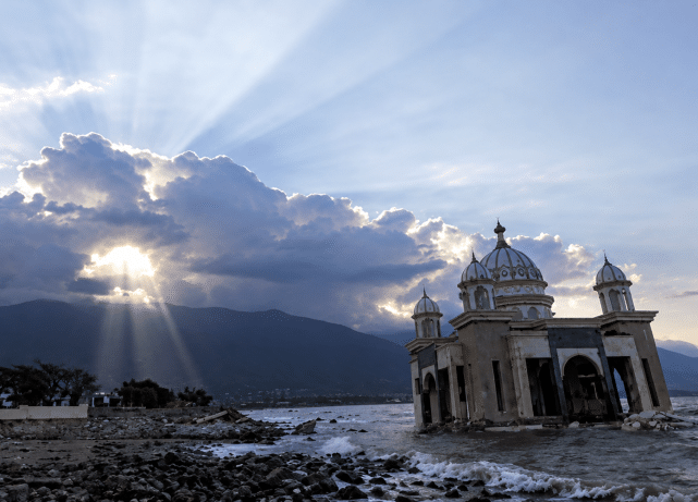 Indonesia tests mosque earthquake alerts using loudspeakers to warn communities before tremors.