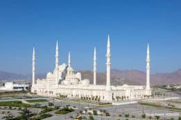 Sheikh Zayed Grand Mosque in Fujairah unveils Islamic art exhibition for visitors