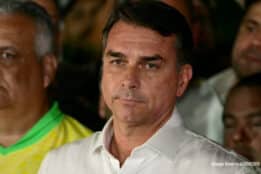 Defeated presidential candidate Flávio Bolsonaro lands in Miami after fleeing Brazil