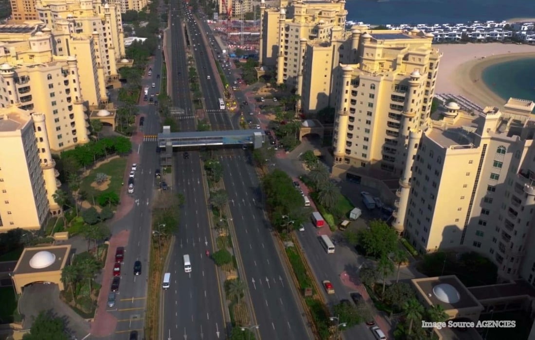 roposed Palm Jumeirah pedestrian bridges connecting Shoreline and Golden Mile areas in Dubai