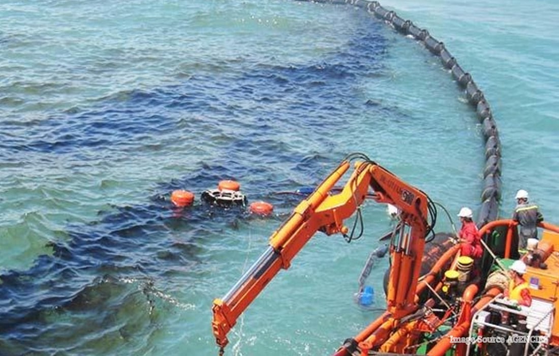 UAE Gem No. 2 tanker oil spill containment and coastal clean-up operations.